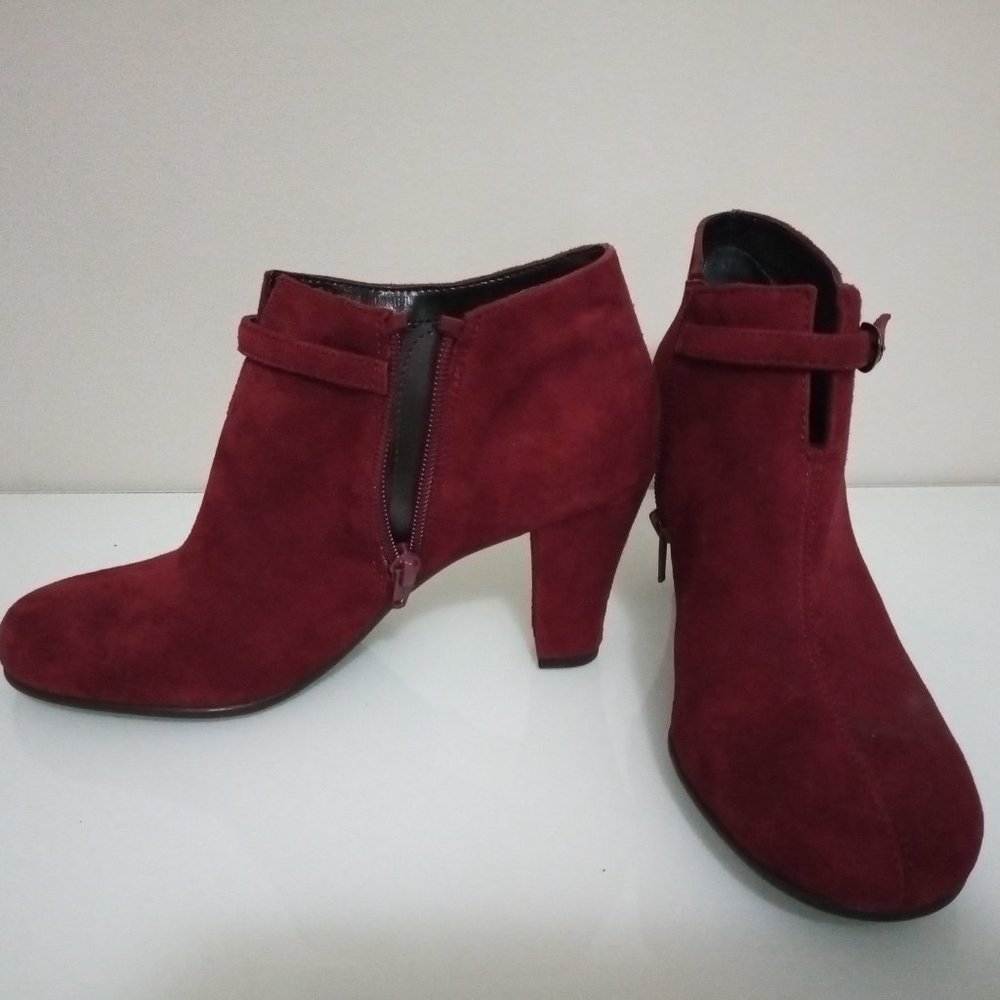 Aerosoles "Patrole Car" Suede Shoes with 3-inch Heels Size 6